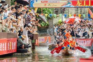 C罗社媒庆祝：又一粒进球又一场胜利⚽️继续一起前进